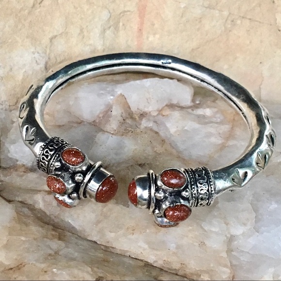 GOLDSTONE Bali design torque bangle bracelet - Picture 1 of 5